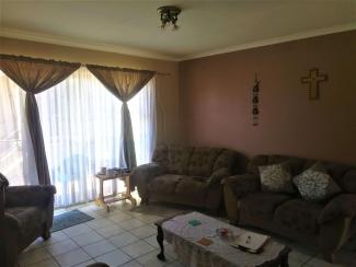 Spacious lounge